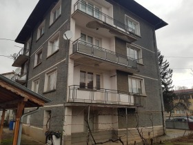 Piso de la casa Botevgrad, región Sofia