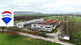 Industrie gebouw Novgrad, regio Roese