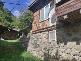 House Golyamo Belovo, region Pazardzhik