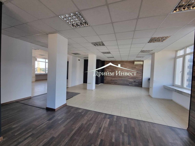 Kiadó  Hivatal Plovdiv , Kamenica 1 , 140 négyzetméter | 78169461