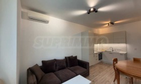 1 quarto Centar, Varna