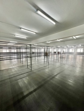 Cladire industriala Gorna Oriahovița, regiunea Veliko Tarnovo